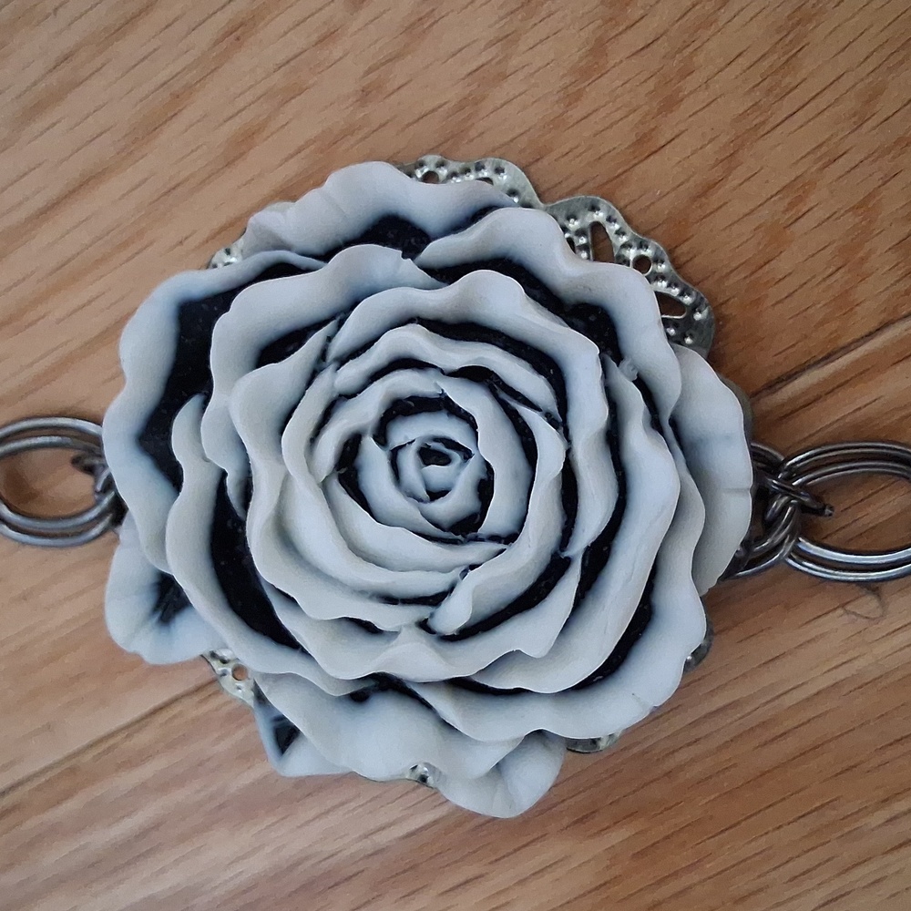 Maurices Black and White Rose Necklace